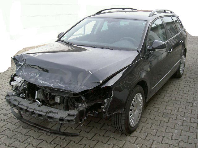 VW Passat mit Unfallschaden
